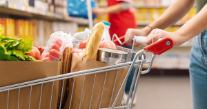 La confiance des consommateurs américains va un peu mieux en juillet