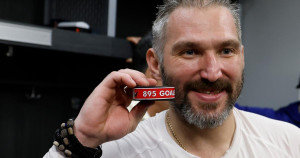 Soutien de Poutine, la légende du hockey sur glace Alex Ovechkin milite pour le retour des Russes dans les compétitions sportives