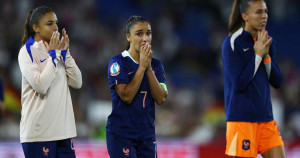 Euro féminin : élimination «pas méritée», «on n’arrive pas à y croire», les Bleues abattues après leur sortie de route