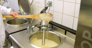 Les secrets de la cancoillotte, fromage le moins gras de France