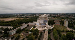 800 kilos d’explosifs, nuage de poussière… Les images impressionnantes du foudroyage d’une tour résidentielle de 95 mètres de haut près de Lille