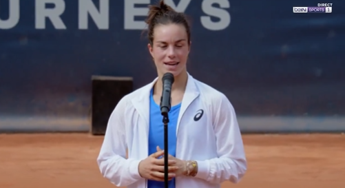 «C’est la première fois que je fais un discours, soyez indulgents»: en vidéo, la réaction de Loïs Boisson après son premier titre