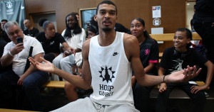 Basket : de passage dans sa ville natale, Victor Wembanyama mêle échecs et tournoi 3x3