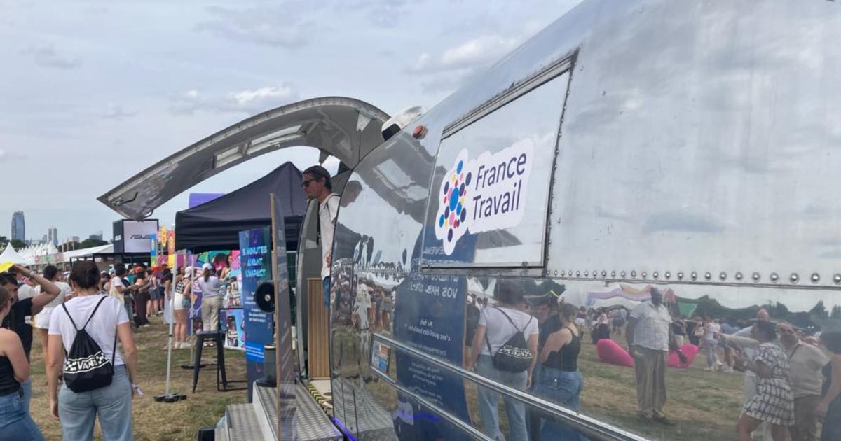 «Cela permet de redorer un peu leur image» : l’opération séduction de France Travail dans les festivals