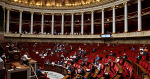 Générations futures appelle Emmanuel Macron à ne pas promulguer la loi Duplomb