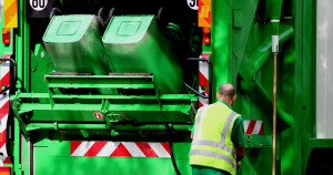 L’enfant de 3 ans heurté par un camion poubelle à Paris est mort des suites de ses blessures