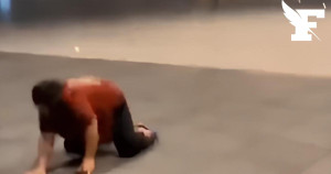 Échafaudages effondrés, promeneurs balayés, routes inondées... Les images apocalyptiques du typhon Wipha en Chine et à Hongkong