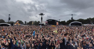 Vieilles Charrues : l'édition 2025 retrouve son public avec ses trois dernières soirées affichant complet