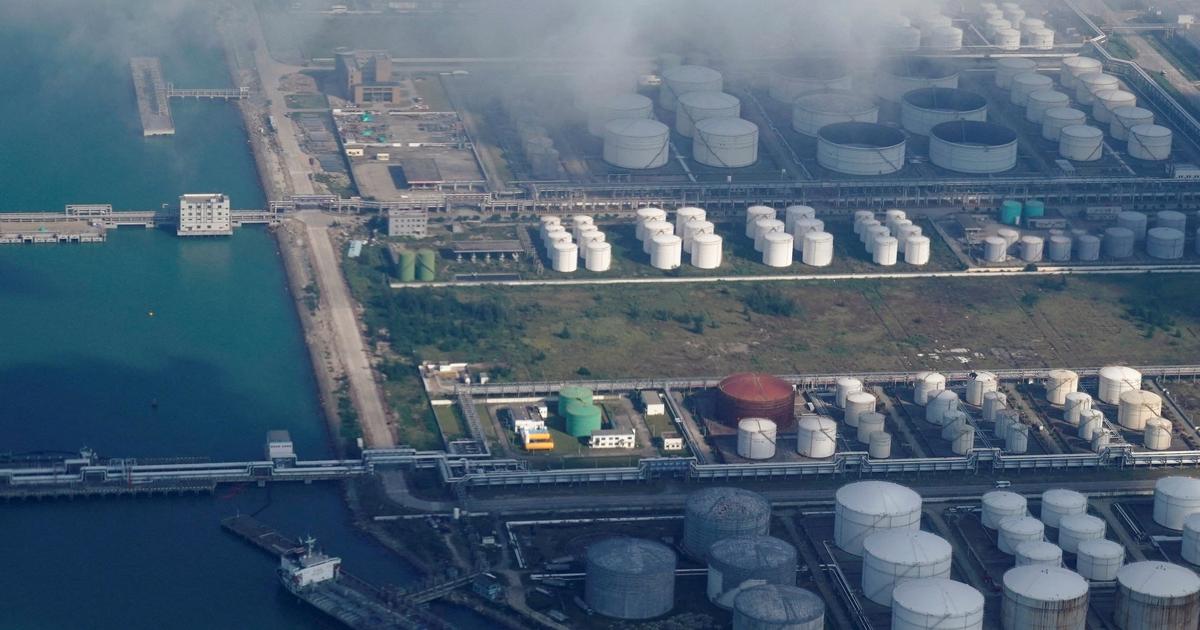 Les cours du pétrole hésitent, entre sanctions et commerce