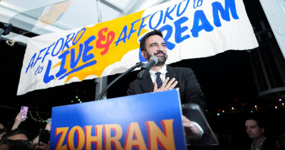 «Cinglé 100% communiste», «trop extrémiste» : Zohran Mamdani, le socialiste qui affole démocrates et républicains à New York