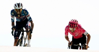 Tour de France : en vidéo, le sprint final de Paret-Peintre pour une victoire historique au Mont Ventoux
