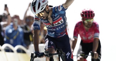 Tour de France : poids plume de 52 kg, «la miette», coureur bordélique... Qui est Valentin Paret-Peintre, héros français au Ventoux ?