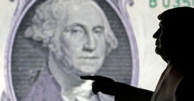 Le dollar recule, entraîné par la détente des taux américains
