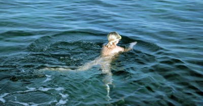 Naturisme : les chiffres qui montrent que les jeunes tombent aussi le maillot