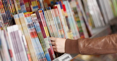 Prisma Media entre en négociation exclusive pour racheter «Ici Paris» et «France Dimanche»