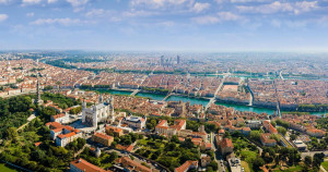 Réforme de la loi PLM : à Lyon, le défi d'organiser trois votes le même jour