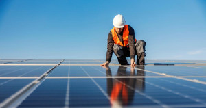 Europe : le solaire, première source d'électricité en juin, selon un centre de réflexion britannique