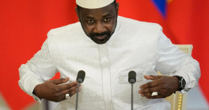 Mali : le chef de la junte au pouvoir Assimi Goïta promulgue la loi lui accordant un mandat illimité de président