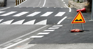 Pour mettre fin au litige des « ralentisseurs illégaux », le gouvernement va modifier la règle