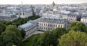 Géothermie, récupérateur de mégots et « repas durables »... L’Élysée vise la neutralité carbone en 2050