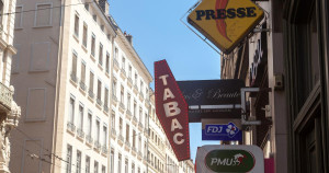 Caméras «augmentées» à l’IA dans les tabacs : une mesure «ni nécessaire, ni proportionnée», estime la Cnil