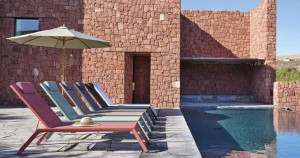 Vous en rêviez ? Voici 3 bains de soleil en soldes chez Maisons du Monde pour bronzer dans votre jardin