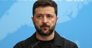 Remaniement en Ukraine: Zelensky veut nommer le premier ministre sortant Chmygal à la Défense