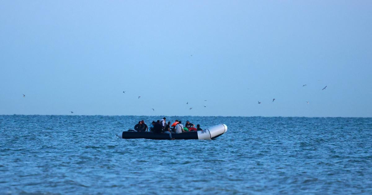 Mayotte : une embarcation transportant des migrants chavire, deux personnes tuées