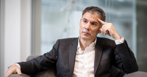 Budget 2026 : «Sur les bases actuelles, la seule perspective possible est la censure», prévient Olivier Faure (PS)