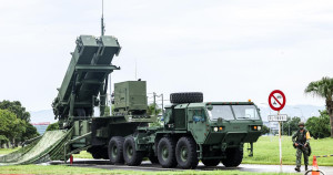 En Ukraine, face aux salves de missiles et de drones russes, l’urgence absolue de la défense aérienne