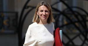 Budget 2026: le gouvernement mise sur le travail pour produire plus