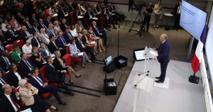 «On n’attend rien du RN» : comment François Bayrou veut faire avaler sa potion budgétaire