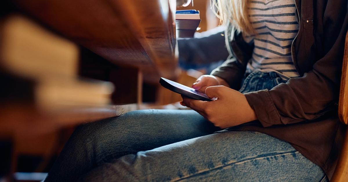 SMS explicites, relation extrascolaire : un professeur mis en examen pour harcèlement sexuel sur cinq élèves mineures au sud de Lyon