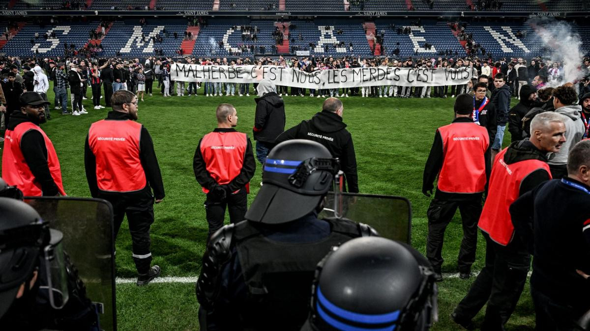 Le gardien de Caen s’emporte contre un supporter après des insultes envers sa sœur