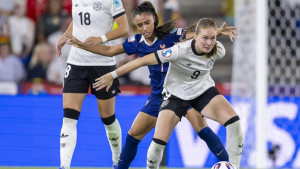 Euro (F) : l’Allemagne, en infériorité numérique dès la 12e minute, élimine les Bleues aux tirs au but