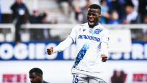 Hamed Traoré réagit à la rumeur OM et ouvre la porte à la Ligue 1