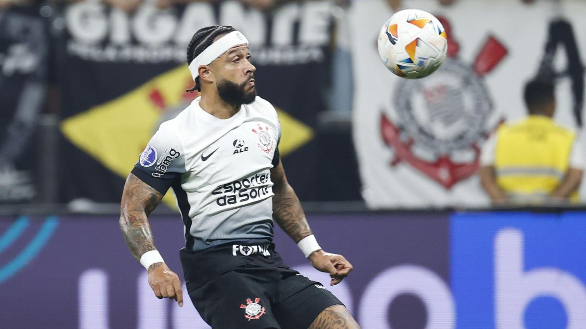 Un ancien joueur dézingue Dorival sur sa gestion de Memphis Depay !