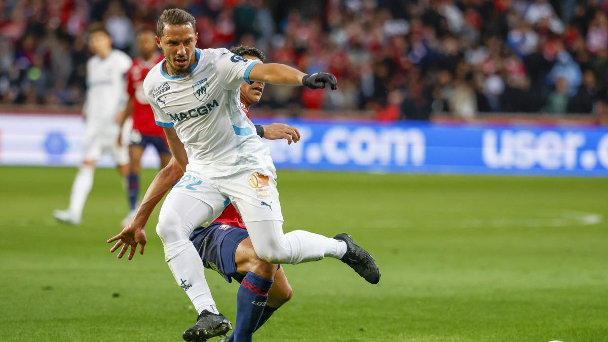 Al-Ittihad discute avec Ismaël Bennacer