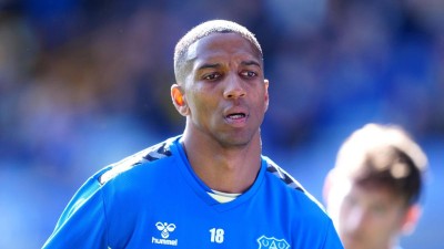 Ashley Young rebondit à Ipswich Town