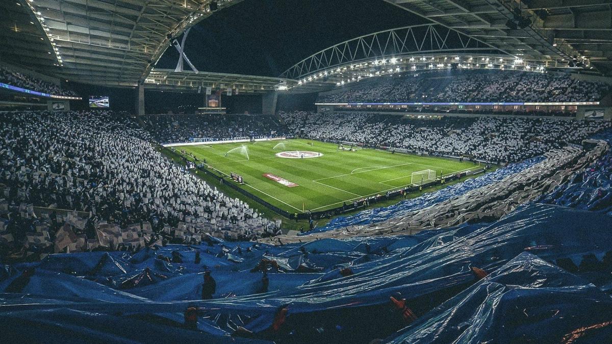 Alberto Costa débarque à Porto