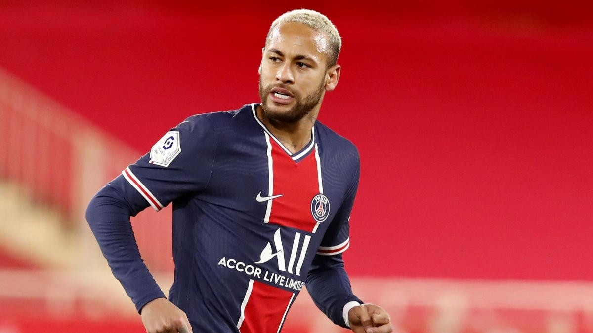 Neymar est venu visiter les installations de la PSG Academy à Santos