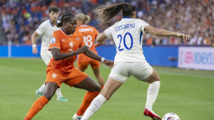 Euro (f) : Le sublime but de Cascarino face aux Pays-Bas !