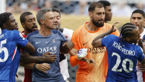 Gifle de Luis Enrique, carton rouge de João Neves : le PSG a complètement craqué contre Chelsea !