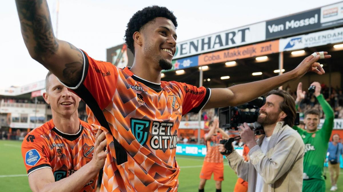 Xavier Mbuyamba, le roc néerlandais qui monte en puissance