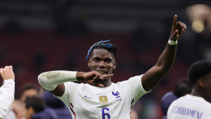 Paul Pogba comme un gamin après des jongles avec Zinédine Zidane