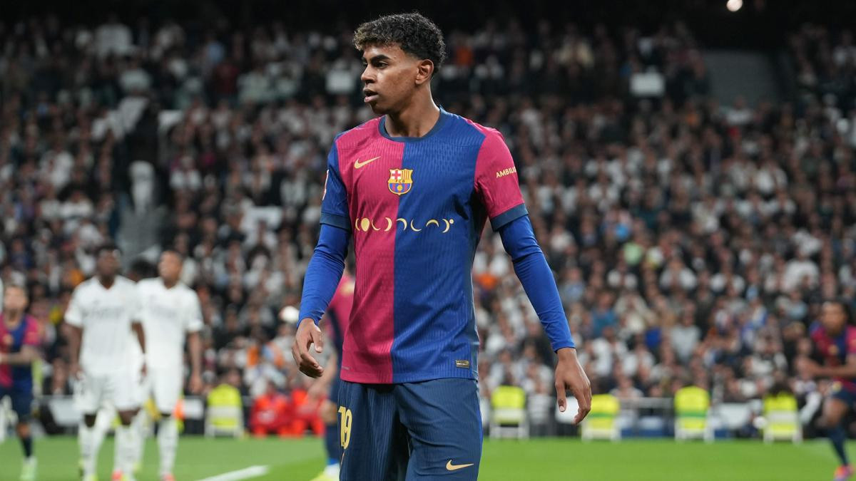 FC Barcelone : Lamine Yamal prolonge et change de numéro !