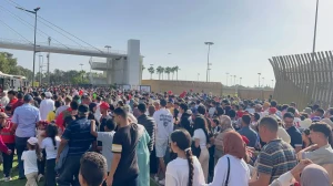 الجماهير المغربية تتوافد بأعداد غفيرة لمؤازرة لبؤات الأطلس في ربع نهائي الكان