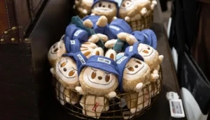 خطر على صحة الأطفال.. تحذير في بريطانيا من دمى "لابوبو" المزيفة