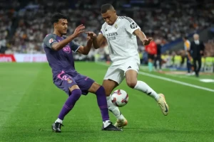 بعد اتهام والدته بالسرقة.. تصريح جريء من الدولي المغربي "الهلالي" بخصوص المهاجرين: “لي جا يسرق خاص يرجع منين جا”