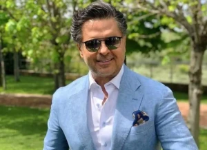 إيقاف راغب علامة في مصر بعد تصرف "لا أخلاقي" مع معجبة شابة على المسرح والفنان يرد